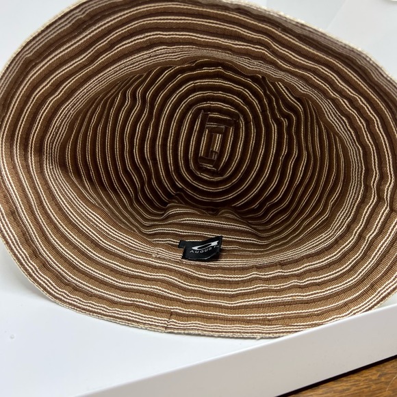 August bucket hat natural colors size OSFM - Picture 4 of 7
